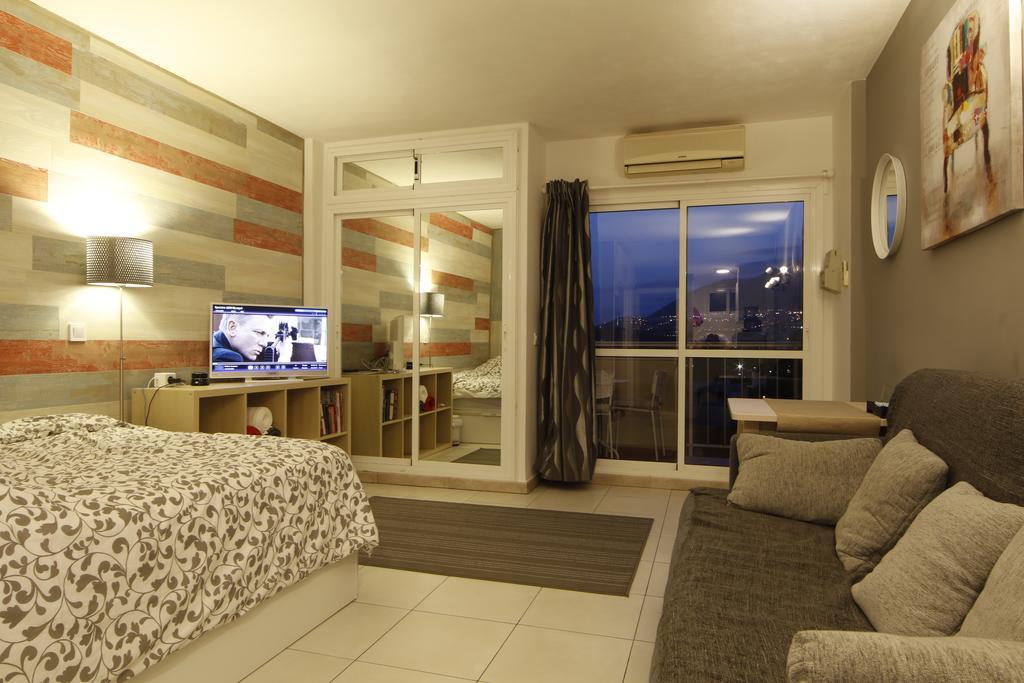 Anna & Pierre-Noel Apartment. เบนัลมาเดนา ภายนอก รูปภาพ