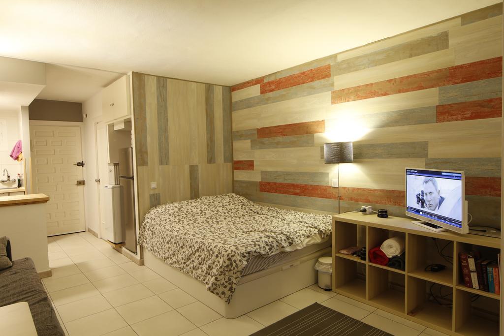 Anna & Pierre-Noel Apartment. เบนัลมาเดนา ภายนอก รูปภาพ
