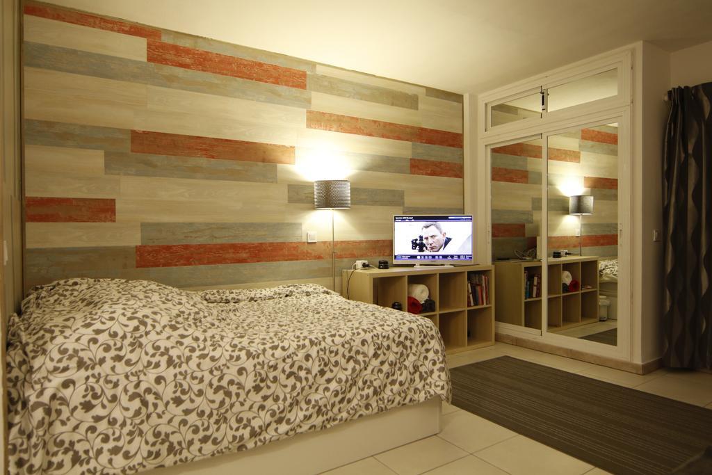 Anna & Pierre-Noel Apartment. เบนัลมาเดนา ภายนอก รูปภาพ
